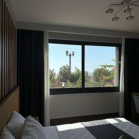 The Rest Port Argento Hotell Giris