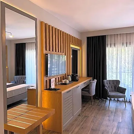 Hotel The Rest Port Argento Giris